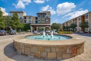 Stunning 1bd Apartment I Frisco near Dallas I Pool, Gym, Work Space