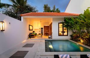 Gorgeous 1 Bed Pool Villa, Walk to Beach, Shops