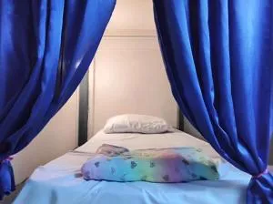 Hostel 24 Backpackers - Самутпракан