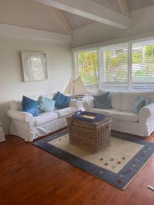 Sandcastles - Gorgeous beach house at North Avoca