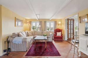 Spacious Holiday Home Near Nature Experiences