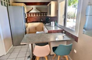 Maisons de vacances Gite des Ecureuils, vue mer, piscine privee, parking, climatisation : photos des chambres