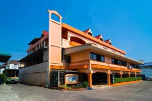 OYO 534 Phasuk Hotel