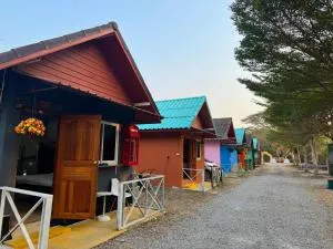 OYO 75539 Phanthida Resort and Cafe - 班武里府