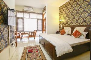 Skyview Stays I Party Lawns I Adjacent The Good Club I 1km Sukhna lake,Rock Garden & High Court I