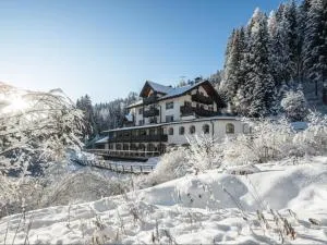 Hotel Bad Waldbrunn - براييز
