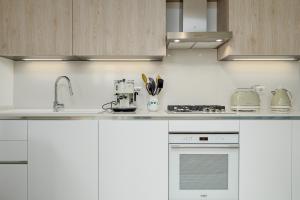 Casa Dina - by And service