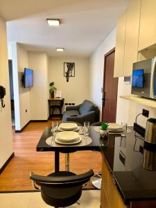 Moderno apartamento de 1 dormitorio con vista a la ciudad