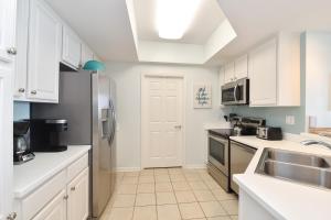 Silver Beach Towers W1002