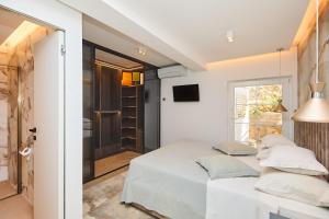 Insula Luxury Apartment