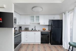 All inclusive Townhome Apartment in Amazing Location