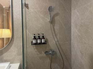 Elegant 2BR 2Baths apt in Historic Building