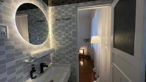 Elegant 2BR 2Baths apt in Historic Building