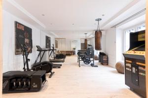 " Speakeasy - Expérience Exclusive à Cannes" Elegance & Billiards & Fitness