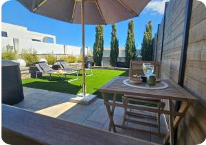 Maisons de vacances AMOUR - Gite Luxe 4 etoiles -Douce Harmonie Massages & SPA 5 places -Cocon Discret Insolite sans vis a vis en toute serenite - 5 min Carcassonne : photos des chambres