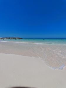 See you soon الشاطئ الأزرق