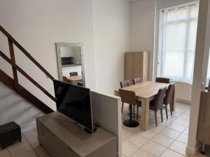 Appartements OULLINS T3 COSY 70M2 - 6 Pers 2 Chambre - 2 Mezzanines Metro & centre a Pied : photos des chambres