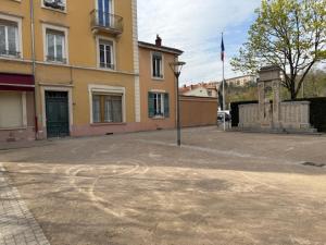 Appartements OULLINS T3 COSY 70M2 - 6 Pers 2 Chambre - 2 Mezzanines Metro & centre a Pied : photos des chambres