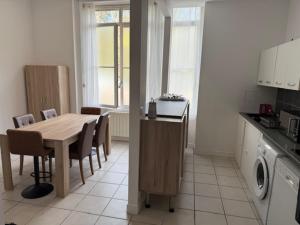 Appartements OULLINS T3 COSY 70M2 - 6 Pers 2 Chambre - 2 Mezzanines Metro & centre a Pied : photos des chambres