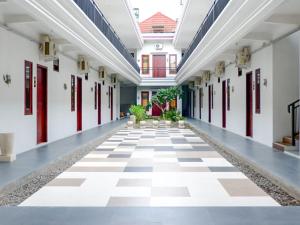 Kusuma Guest House Jombang RedPartner near Station Jombang