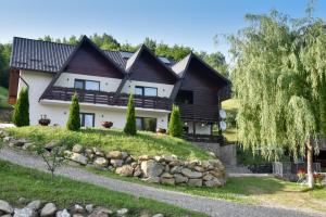 Pensiune Agroturistică LA IZVOR