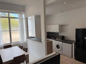 Appartements OULLINS T3 COSY 70M2 - 6 Pers 2 Chambre - 2 Mezzanines Metro & centre a Pied : photos des chambres