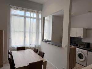 Appartements OULLINS T3 COSY 70M2 - 6 Pers 2 Chambre - 2 Mezzanines Metro & centre a Pied : photos des chambres