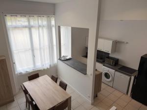 Appartements OULLINS T3 COSY 70M2 - 6 Pers 2 Chambre - 2 Mezzanines Metro & centre a Pied : photos des chambres