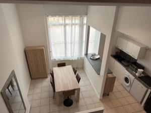 Appartements OULLINS T3 COSY 70M2 - 6 Pers 2 Chambre - 2 Mezzanines Metro & centre a Pied : photos des chambres
