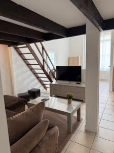 Appartements OULLINS T3 COSY 70M2 - 6 Pers 2 Chambre - 2 Mezzanines Metro & centre a Pied : photos des chambres