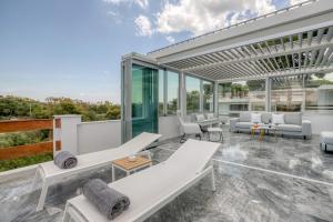 South Blue Sea View Apartment