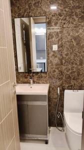 Pool Access Room Near Beach And Town