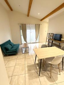 Appartements T2 etage Lumineux a Leyment : photos des chambres