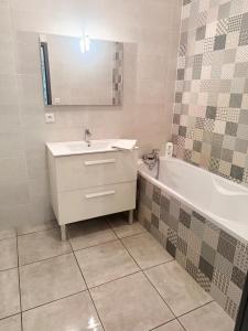 Appartements T2 etage Lumineux a Leyment : photos des chambres