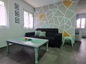 Gîte rénové en bordure de forêt avec balcon privatif - Mont-Saint-Martin - FR-1-584-377 - 阿尔隆