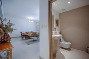3BR Haven with Burj Views by MagnoliasVHR