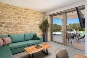 Mythelea Luxury Villa