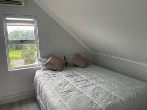 2 bedroom Apartment on the Bay