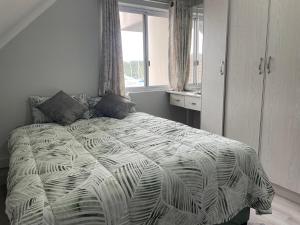 2 bedroom Apartment on the Bay