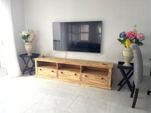 2 bedroom Apartment on the Bay