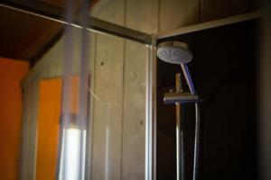 Tentes de luxe Camping Domaine le Peyral - Pionier Lodge XL : photos des chambres