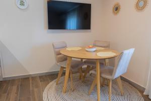 Bright & Cozy Apartment in quiet area near Airport