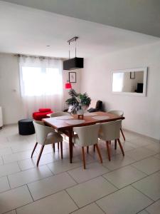 Maisons de vacances La Maison des Agapanthes - acces PMR - a 20 mn des Plages : photos des chambres