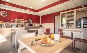 Hotels Ace Hotel Le Mans : photos des chambres