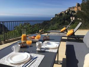 Appartements Appartement Eze Village proche Monaco fabuleuse vue mer et vieux village : photos des chambres