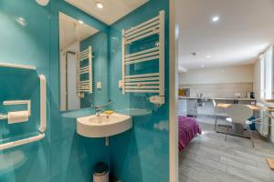 Appart'hotels Logis Les Forges : Studio avec Terrasse