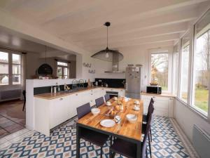Maisons de vacances Villa charmante pour 9 avec piscine chauffee : photos des chambres