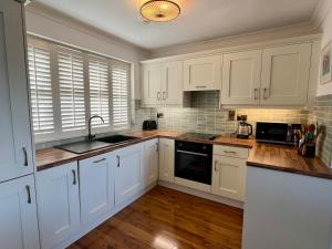 4 Harbour Town House