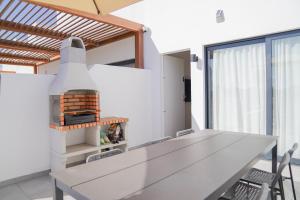 Casa Fuerteremote - new and modern house with office & pool in Corralejo