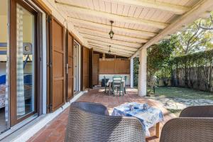 GuestHost Bright Apartment with private parking img10